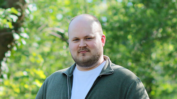 Portraitfoto von Sascha Weinhauser